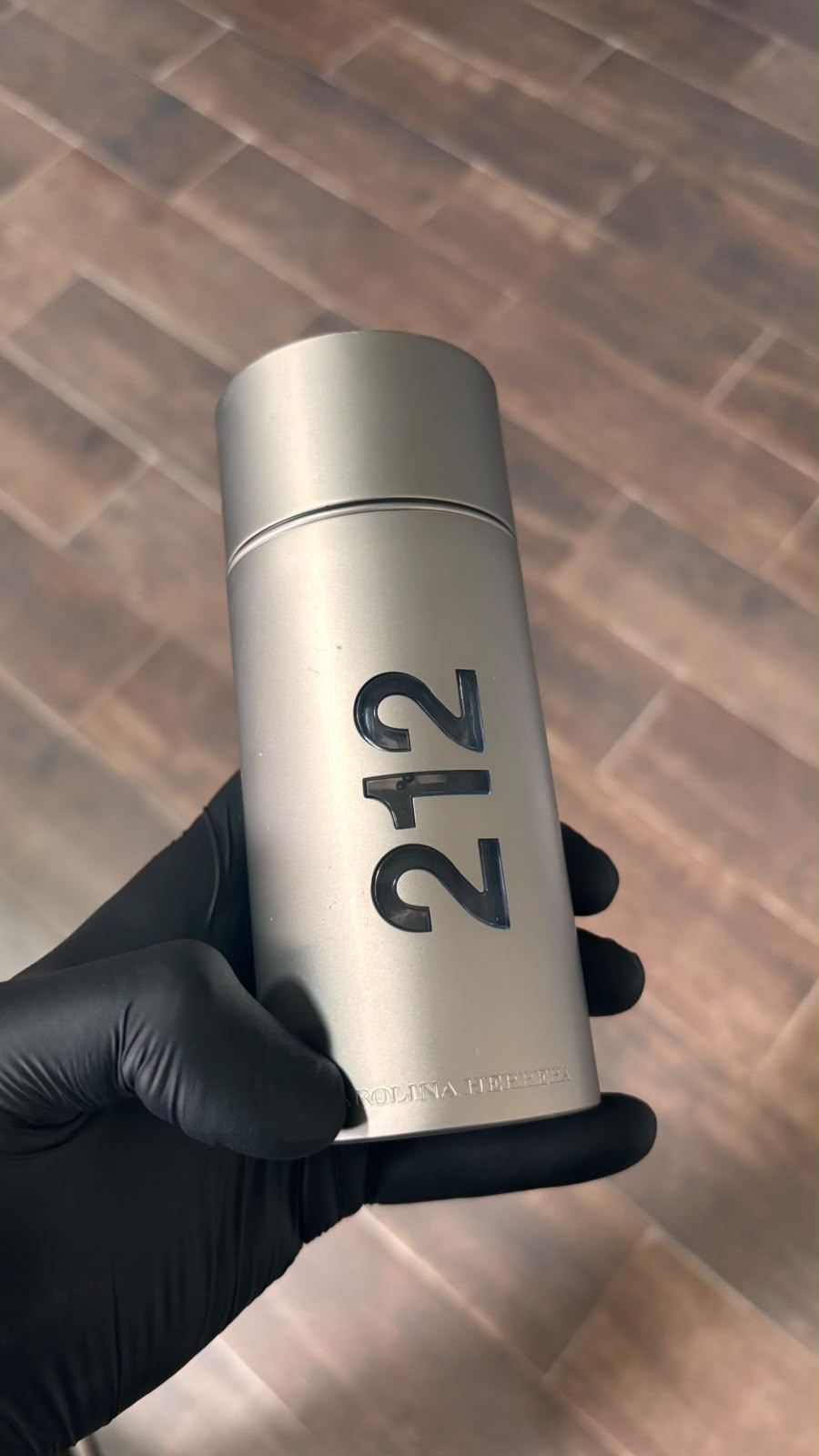 Carolina Herrera 212 NYC Men perfume