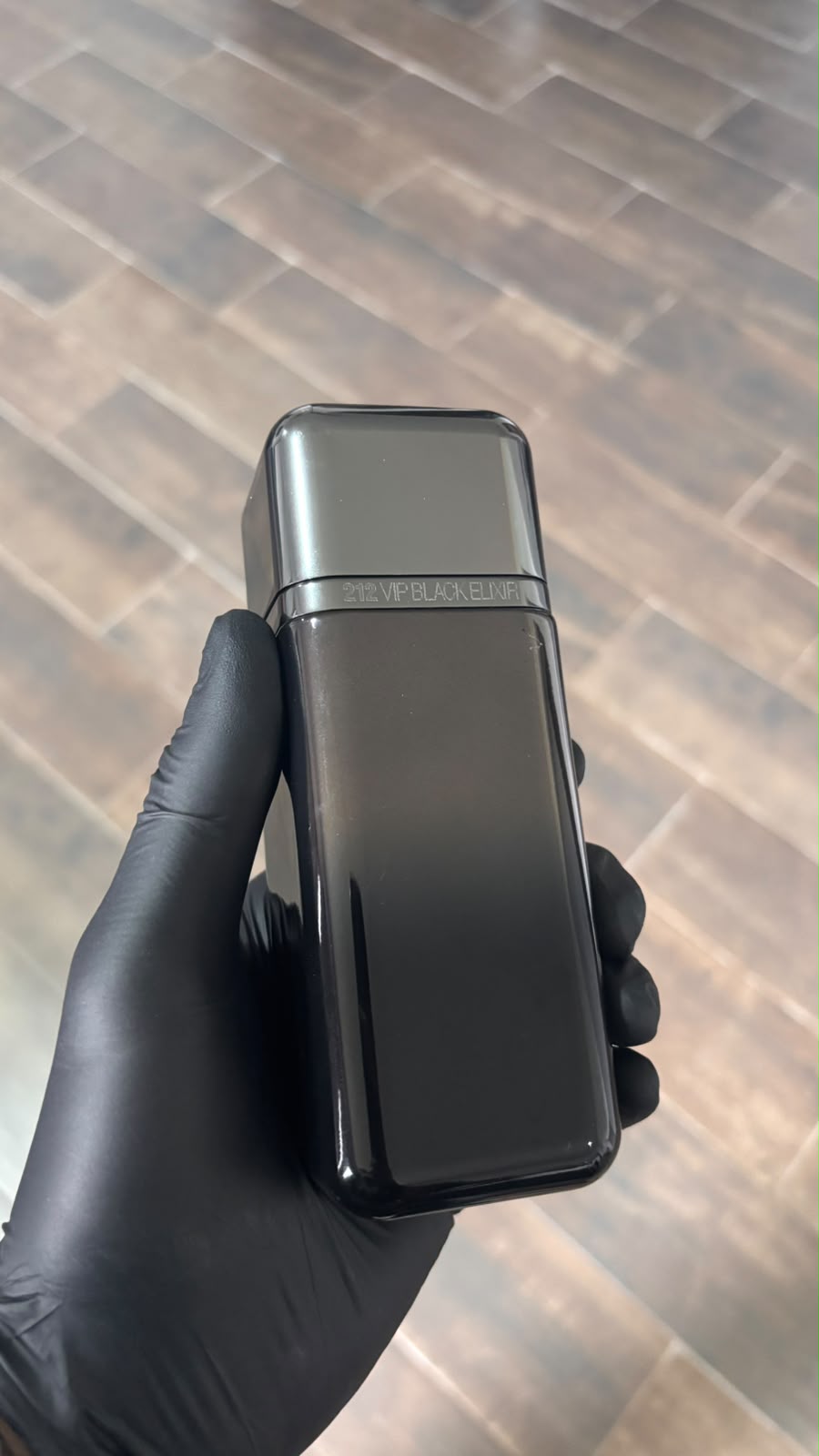 Carolina Herrera 212 VIP Black Elixir perfume