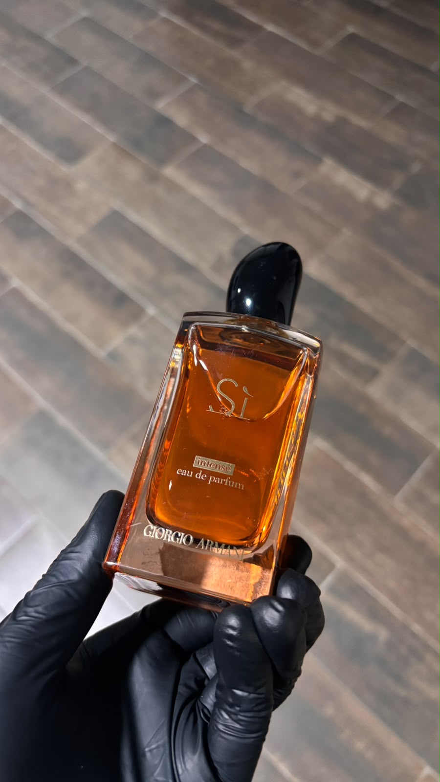 Giorgio Armani SÍ intense perfume